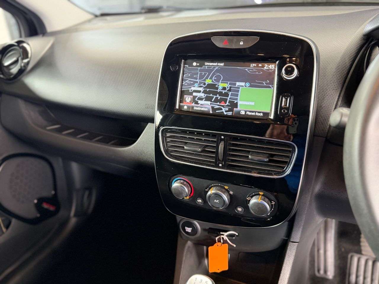 A 2019 RENAULT CLIO 0.9 TCe Iconic Hatchback 5dr Petrol Manual Euro 6 (s/s) (90 ps) A 2019 RENAULT CLIO 0.9 TCe Iconic Hatchback 5dr Petrol Manual Euro 6 (s/s) (90 ps)
