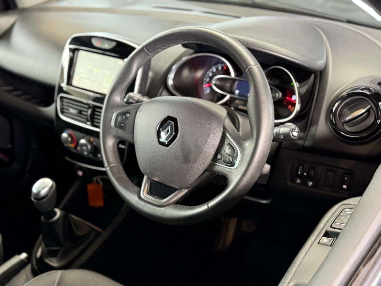2019 RENAULT CLIO 2019 RENAULT CLIO