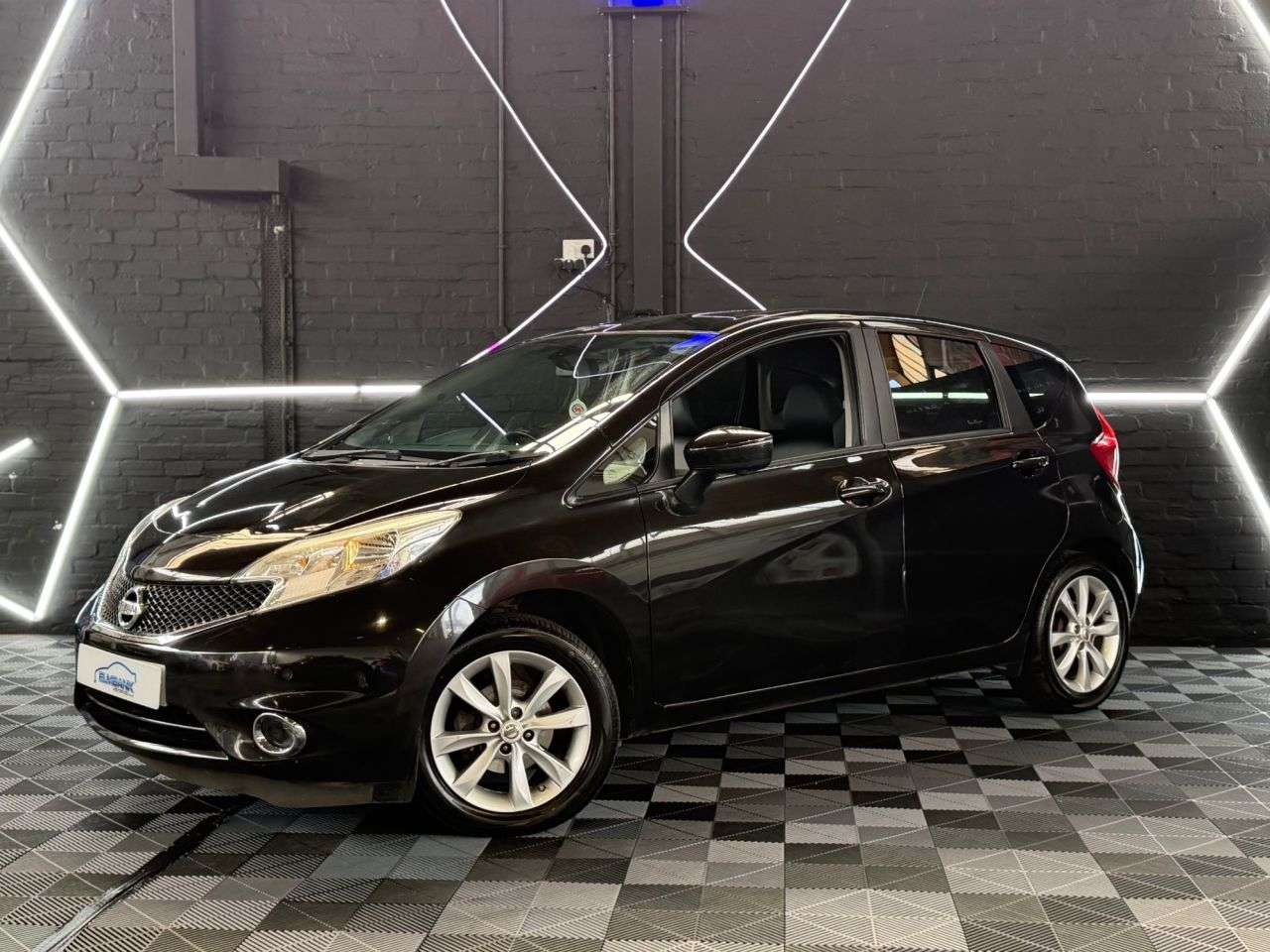A 2015 NISSAN NOTE 1.2 DIG-S Tekna Hatchback 5dr Petrol CVT Euro 5 (s/s) (98 ps) 3 OWNERS - 2 A 2015 NISSAN NOTE 1.2 DIG-S Tekna Hatchback 5dr Petrol CVT Euro 5 (s/s) (98 ps) 3 OWNERS - 2