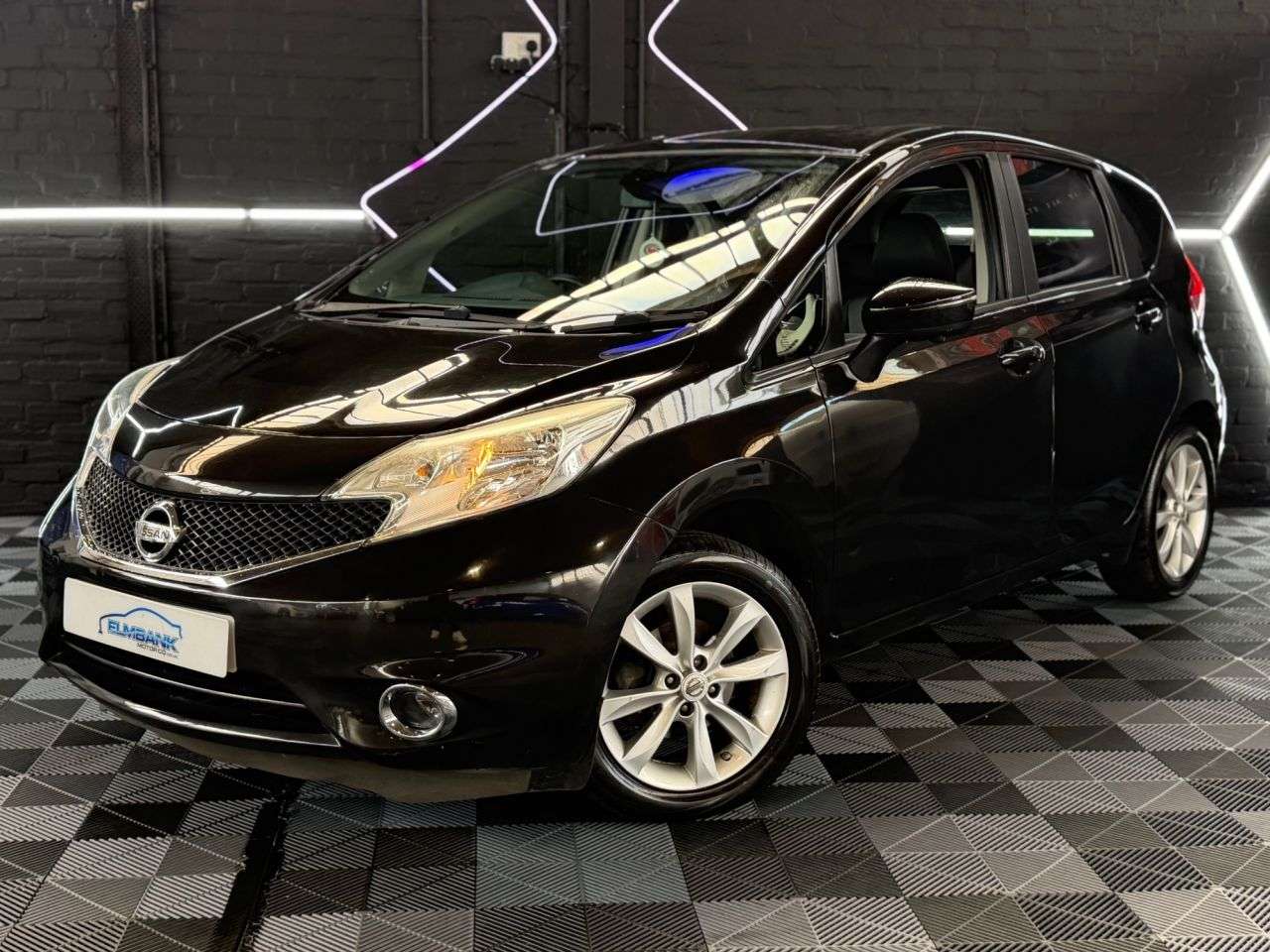 A 2015 NISSAN NOTE 1.2 DIG-S Tekna Hatchback 5dr Petrol CVT Euro 5 (s/s) (98 ps) 3 OWNERS - 2 A 2015 NISSAN NOTE 1.2 DIG-S Tekna Hatchback 5dr Petrol CVT Euro 5 (s/s) (98 ps) 3 OWNERS - 2