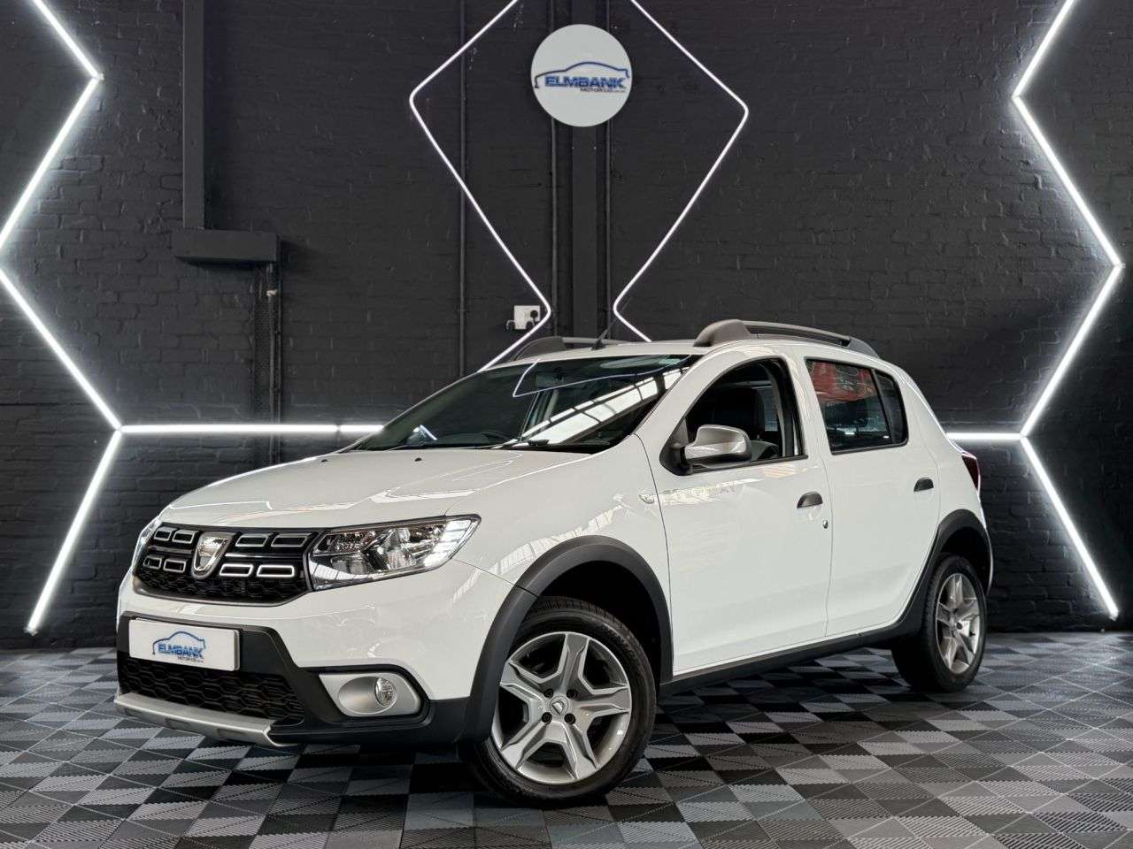 A 2019 DACIA SANDERO STEPWAY 0.9 TCe Essential Hatchback 5dr Petrol Manual Euro 6 (s/s) (90 ps) A 2019 DACIA SANDERO STEPWAY 0.9 TCe Essential Hatchback 5dr Petrol Manual Euro 6 (s/s) (90 ps)