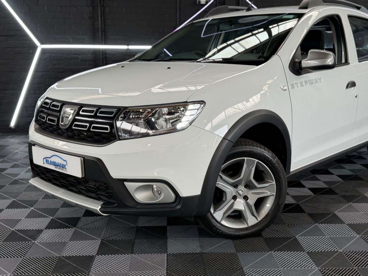A 2019 DACIA SANDERO STEPWAY 0.9 TCe Essential Hatchback 5dr Petrol Manual Euro 6 (s/s) (90 ps) A 2019 DACIA SANDERO STEPWAY 0.9 TCe Essential Hatchback 5dr Petrol Manual Euro 6 (s/s) (90 ps)