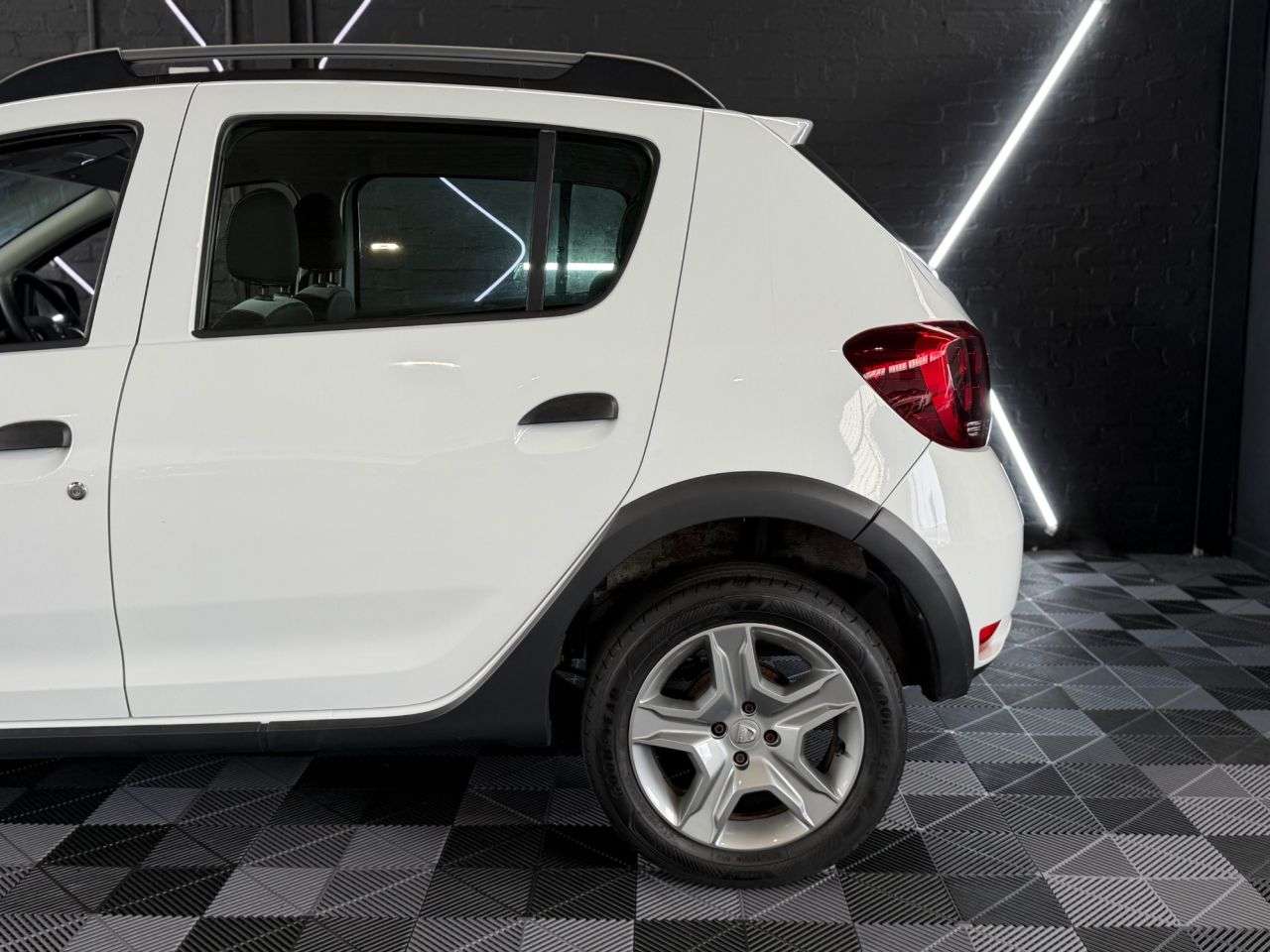 A 2019 DACIA SANDERO STEPWAY 0.9 TCe Essential Hatchback 5dr Petrol Manual Euro 6 (s/s) (90 ps) A 2019 DACIA SANDERO STEPWAY 0.9 TCe Essential Hatchback 5dr Petrol Manual Euro 6 (s/s) (90 ps)