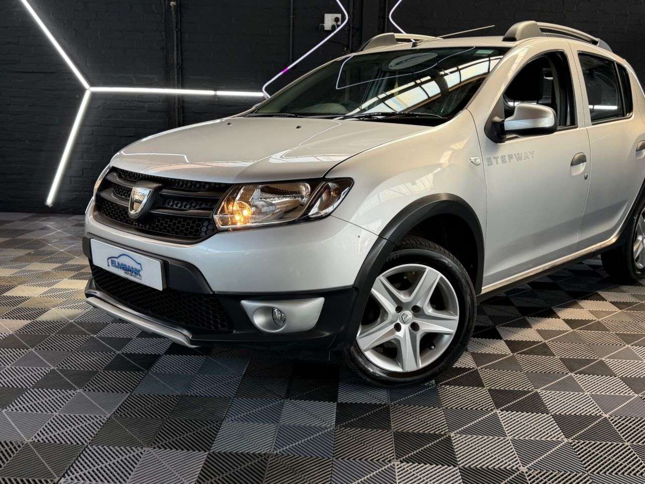 A 2015 DACIA SANDERO STEPWAY 1.5 dCi Ambiance Hatchback 5dr Diesel Manual Euro 5 (90 ps) A 2015 DACIA SANDERO STEPWAY 1.5 dCi Ambiance Hatchback 5dr Diesel Manual Euro 5 (90 ps)