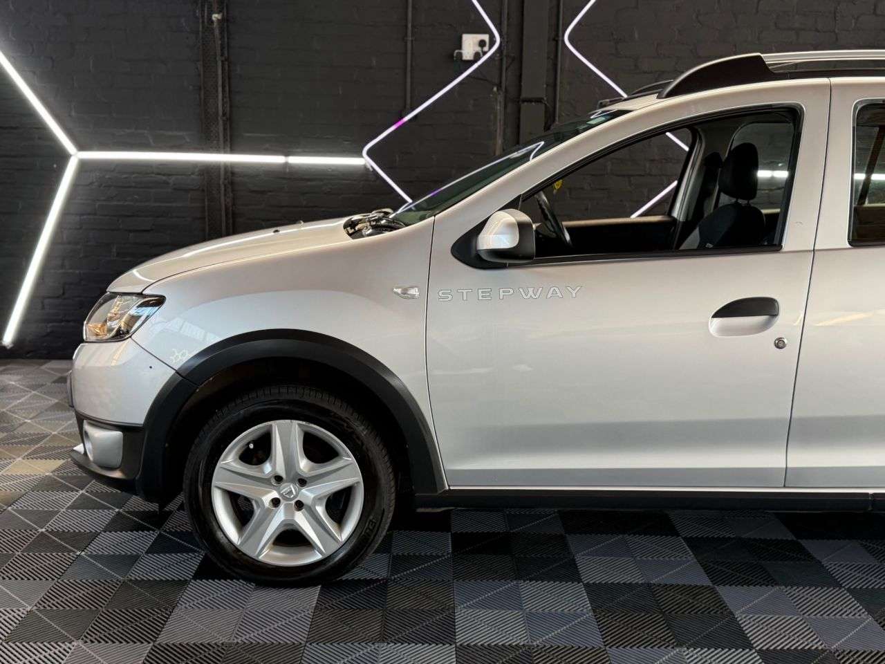 A 2015 DACIA SANDERO STEPWAY 1.5 dCi Ambiance Hatchback 5dr Diesel Manual Euro 5 (90 ps) A 2015 DACIA SANDERO STEPWAY 1.5 dCi Ambiance Hatchback 5dr Diesel Manual Euro 5 (90 ps)
