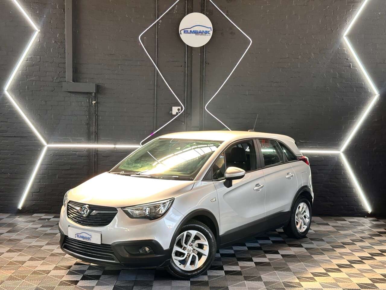 A 2017 VAUXHALL CROSSLAND X 1.2 SE SUV 5dr Petrol Manual Euro 6 (81 ps) A 2017 VAUXHALL CROSSLAND X 1.2 SE SUV 5dr Petrol Manual Euro 6 (81 ps)