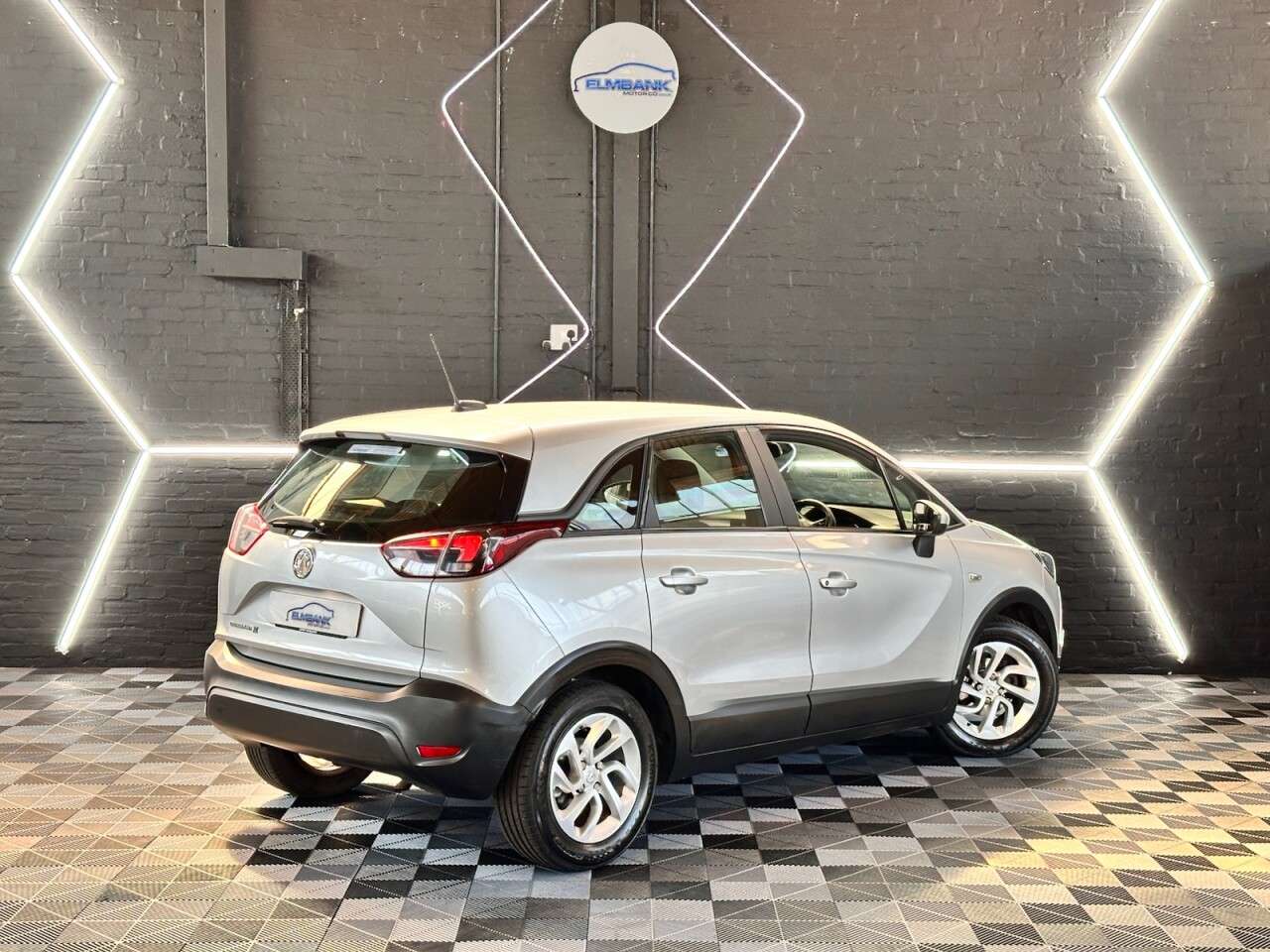 A 2017 VAUXHALL CROSSLAND X 1.2 SE SUV 5dr Petrol Manual Euro 6 (81 ps) A 2017 VAUXHALL CROSSLAND X 1.2 SE SUV 5dr Petrol Manual Euro 6 (81 ps)