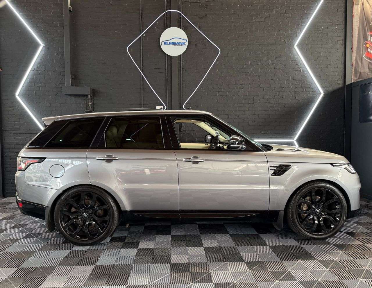 A 2020 LAND ROVER RANGE ROVER SPORT 3.0 D300 MHEV HSE SUV 5dr Diesel Auto 4WD Euro 6 (s/s) (300 ps) HYBRID - 2 A 2020 LAND ROVER RANGE ROVER SPORT 3.0 D300 MHEV HSE SUV 5dr Diesel Auto 4WD Euro 6 (s/s) (300 ps) HYBRID - 2