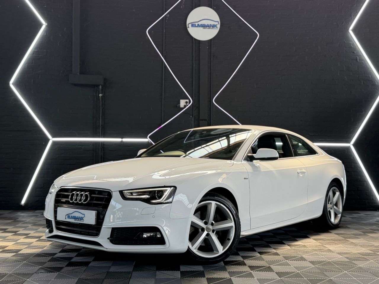 A 2013 AUDI A5 2.0 TFSI S line Coupe 2dr Petrol Manual quattro Euro 5 (s/s) (211 ps) BEAUT A 2013 AUDI A5 2.0 TFSI S line Coupe 2dr Petrol Manual quattro Euro 5 (s/s) (211 ps) BEAUT