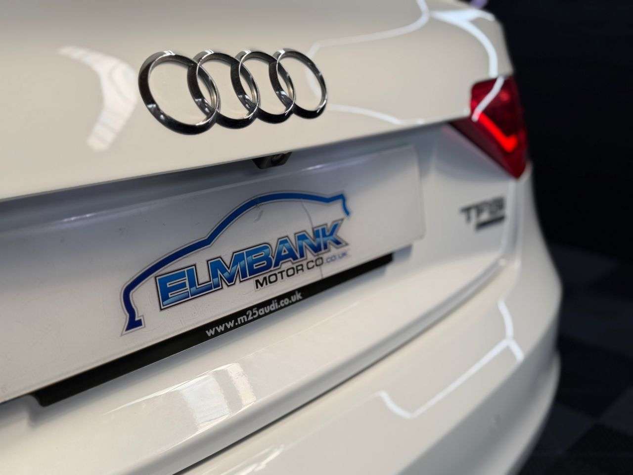 A 2013 AUDI A5 2.0 TFSI S line Coupe 2dr Petrol Manual quattro Euro 5 (s/s) (211 ps) BEAUT A 2013 AUDI A5 2.0 TFSI S line Coupe 2dr Petrol Manual quattro Euro 5 (s/s) (211 ps) BEAUT