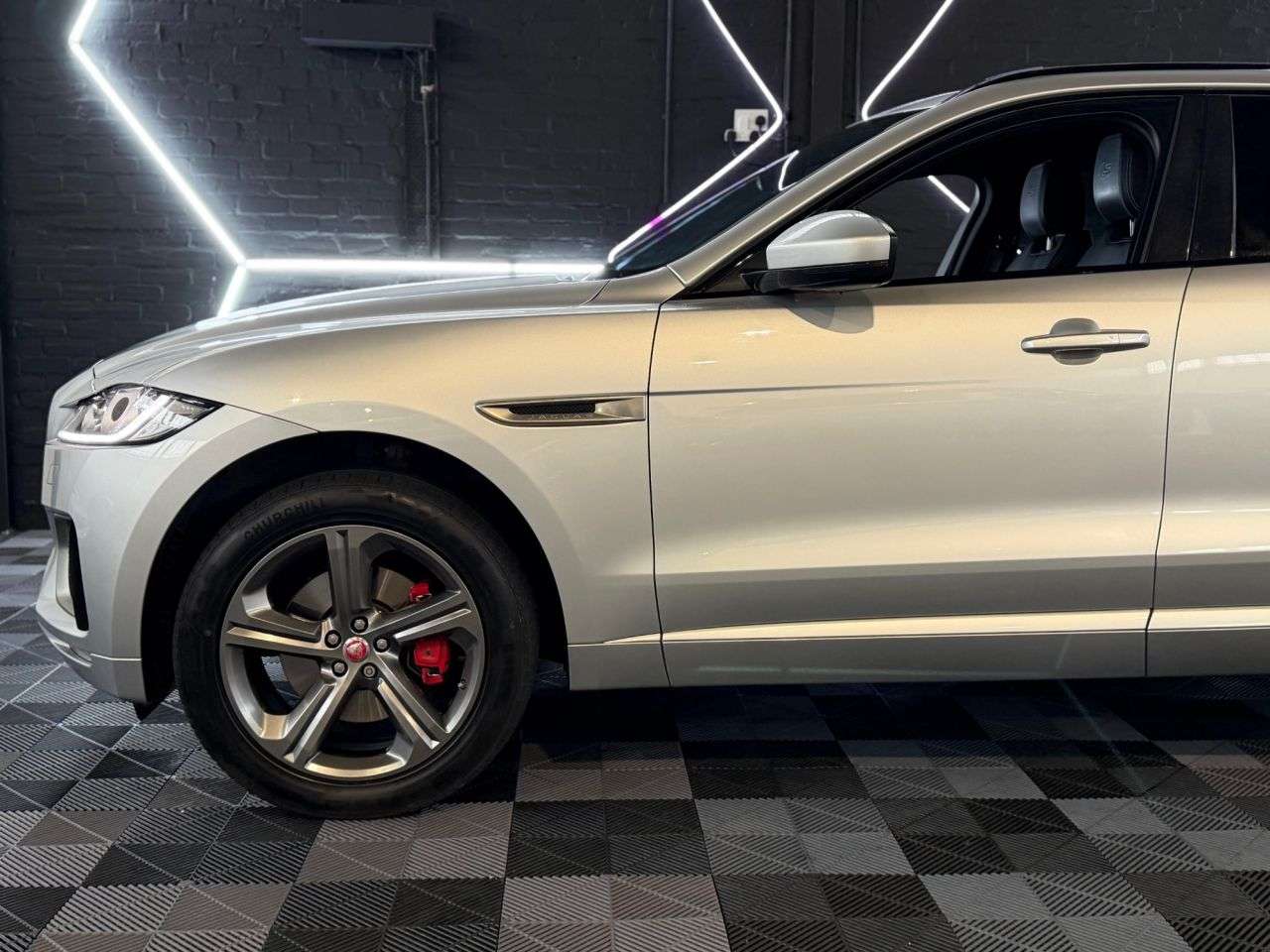 2017 JAGUAR F-PACE 2017 JAGUAR F-PACE