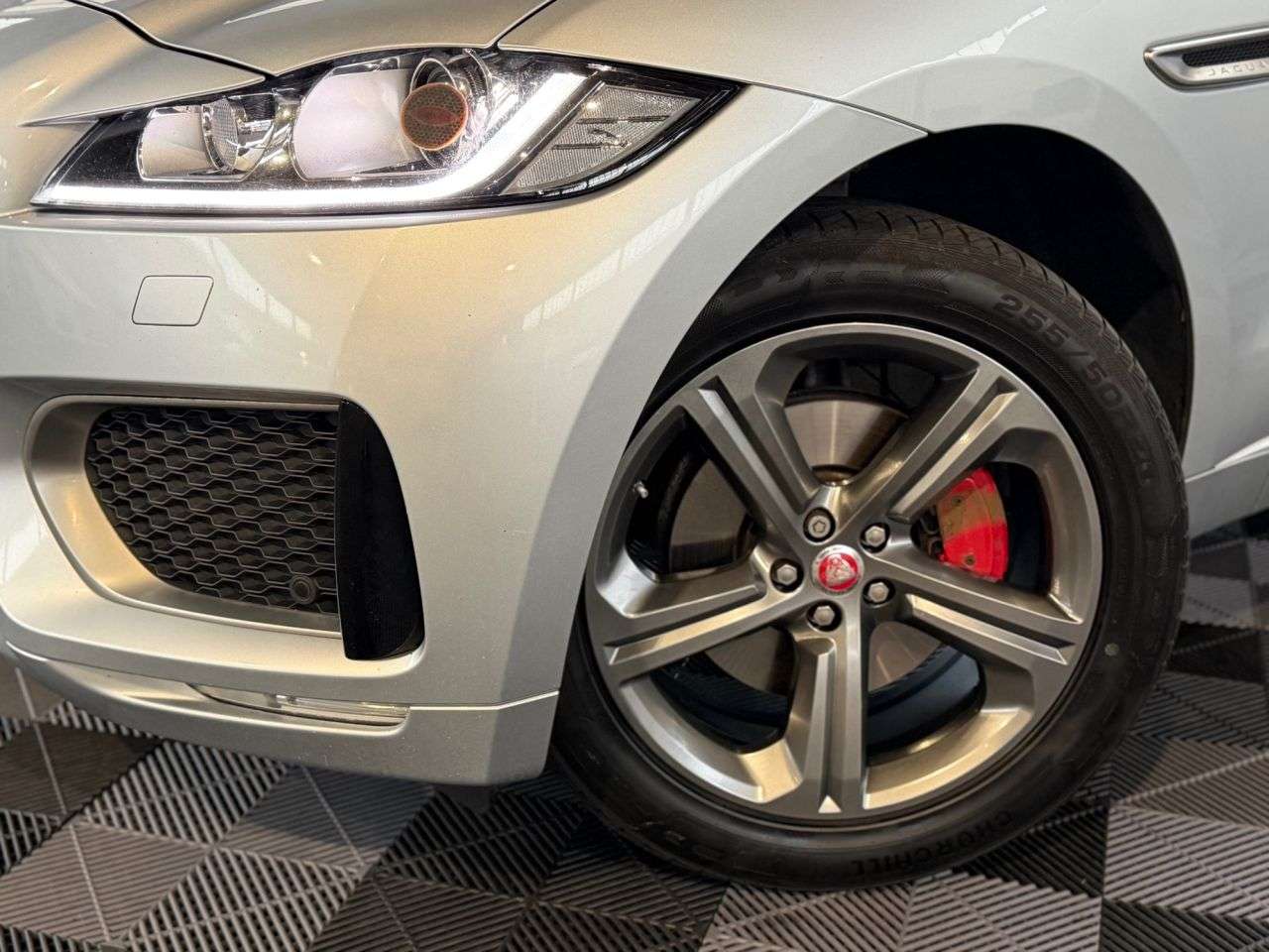 2017 JAGUAR F-PACE 2017 JAGUAR F-PACE