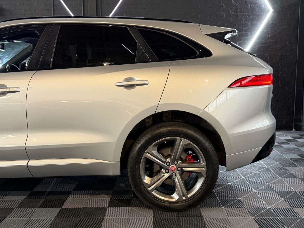 2017 JAGUAR F-PACE 2017 JAGUAR F-PACE