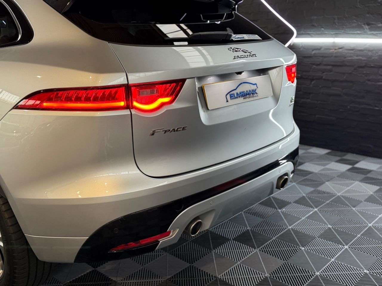 2017 JAGUAR F-PACE 2017 JAGUAR F-PACE