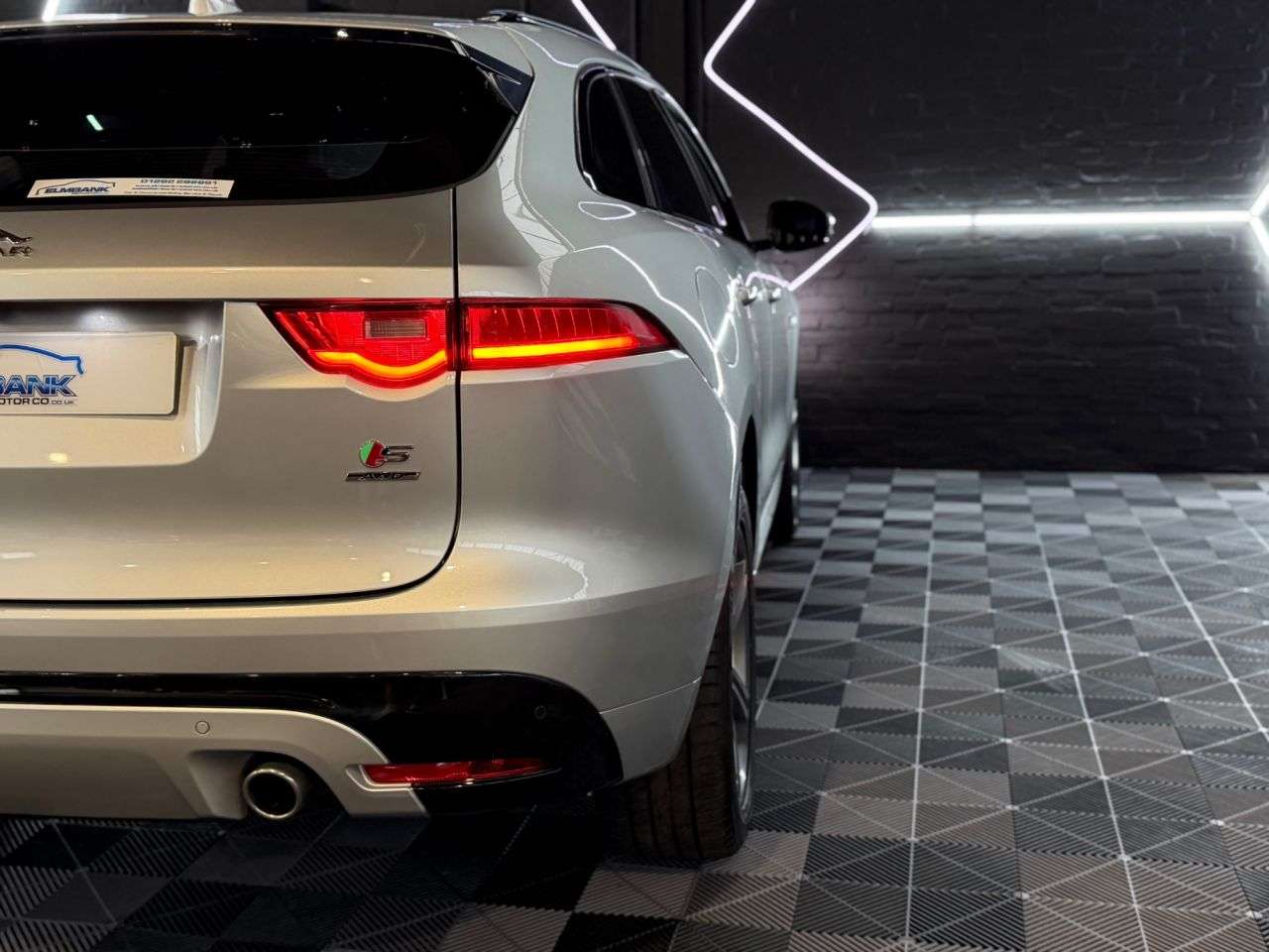 2017 JAGUAR F-PACE 2017 JAGUAR F-PACE
