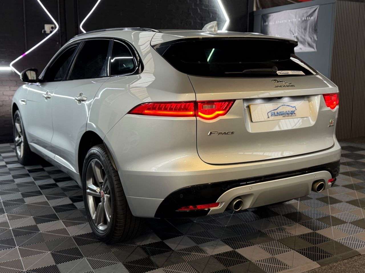 2017 JAGUAR F-PACE 2017 JAGUAR F-PACE
