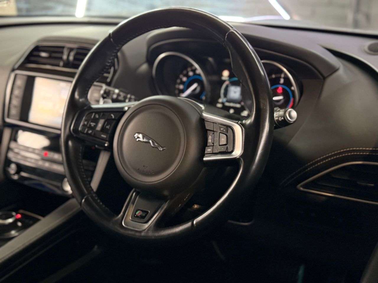 2017 JAGUAR F-PACE 2017 JAGUAR F-PACE