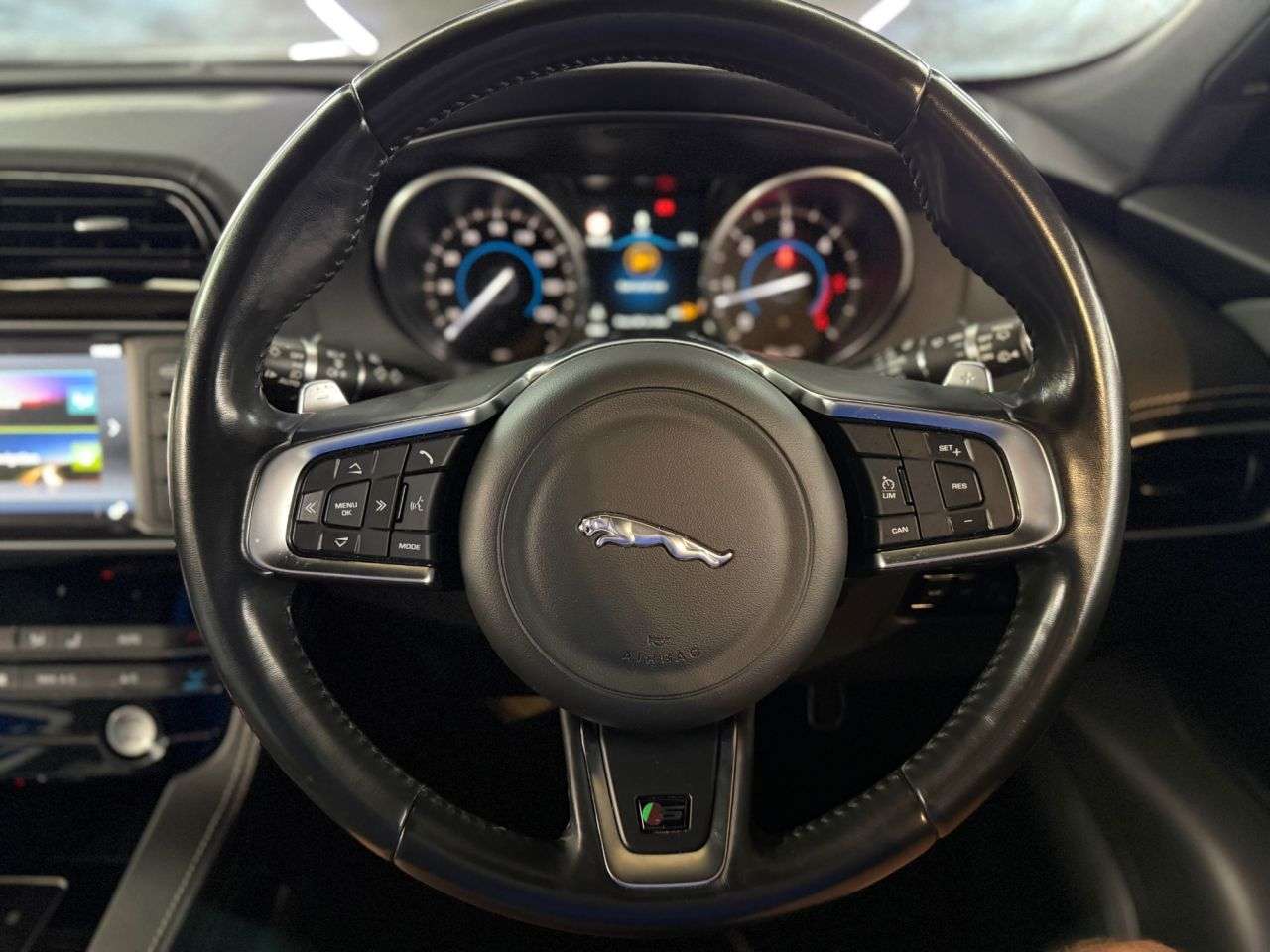 2017 JAGUAR F-PACE 2017 JAGUAR F-PACE