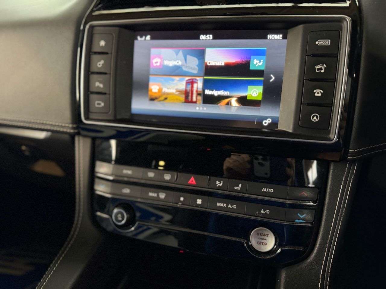 2017 JAGUAR F-PACE 2017 JAGUAR F-PACE