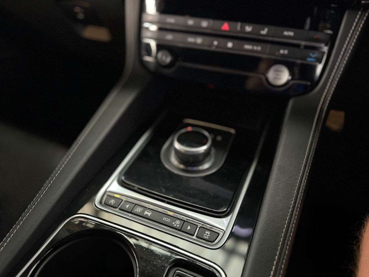 2017 JAGUAR F-PACE 2017 JAGUAR F-PACE
