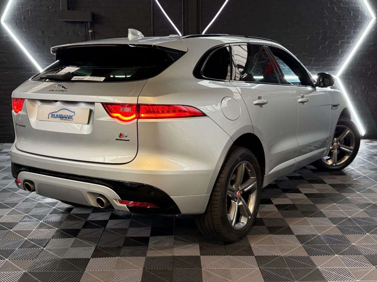 2017 JAGUAR F-PACE 2017 JAGUAR F-PACE