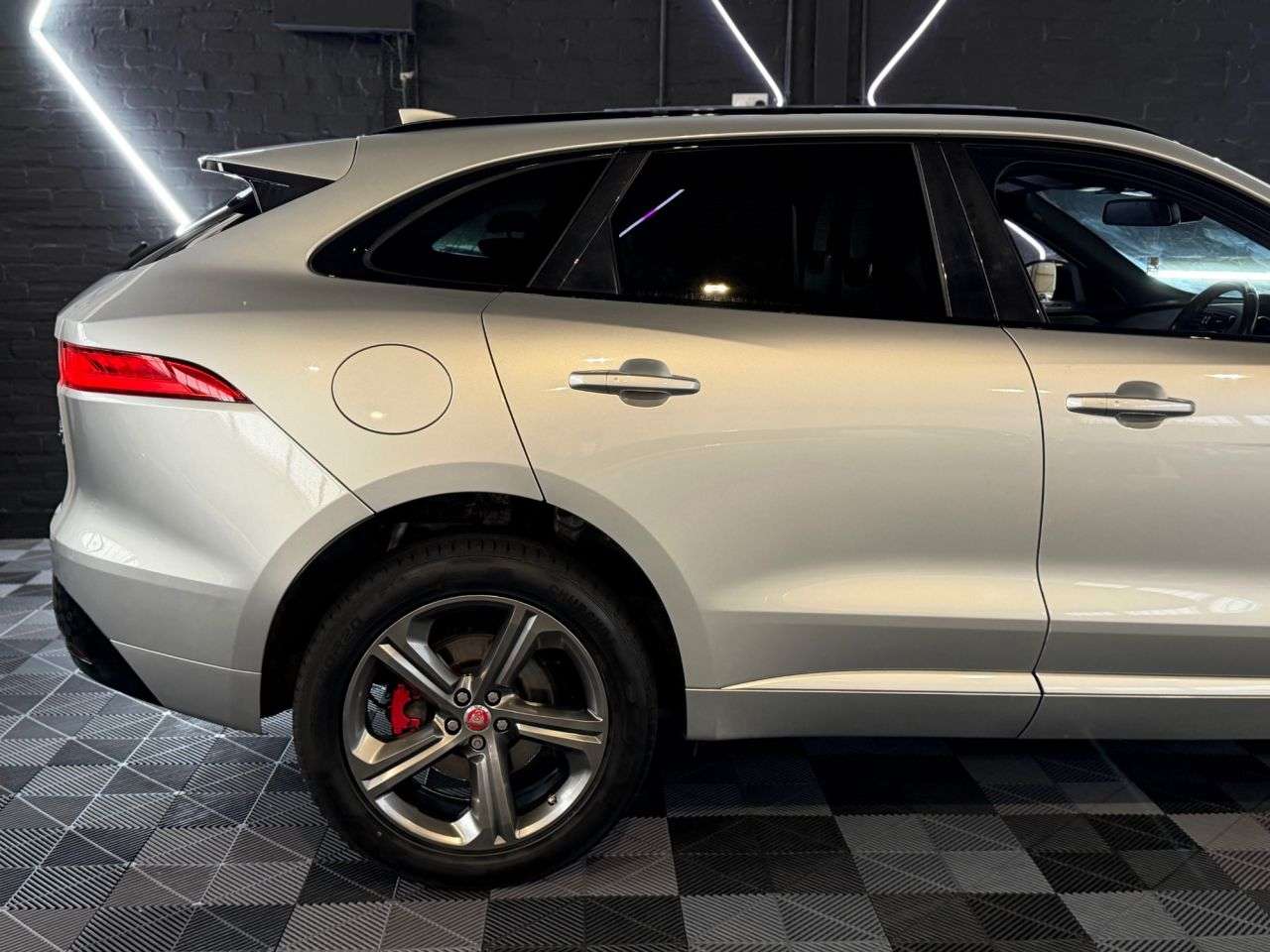 2017 JAGUAR F-PACE 2017 JAGUAR F-PACE