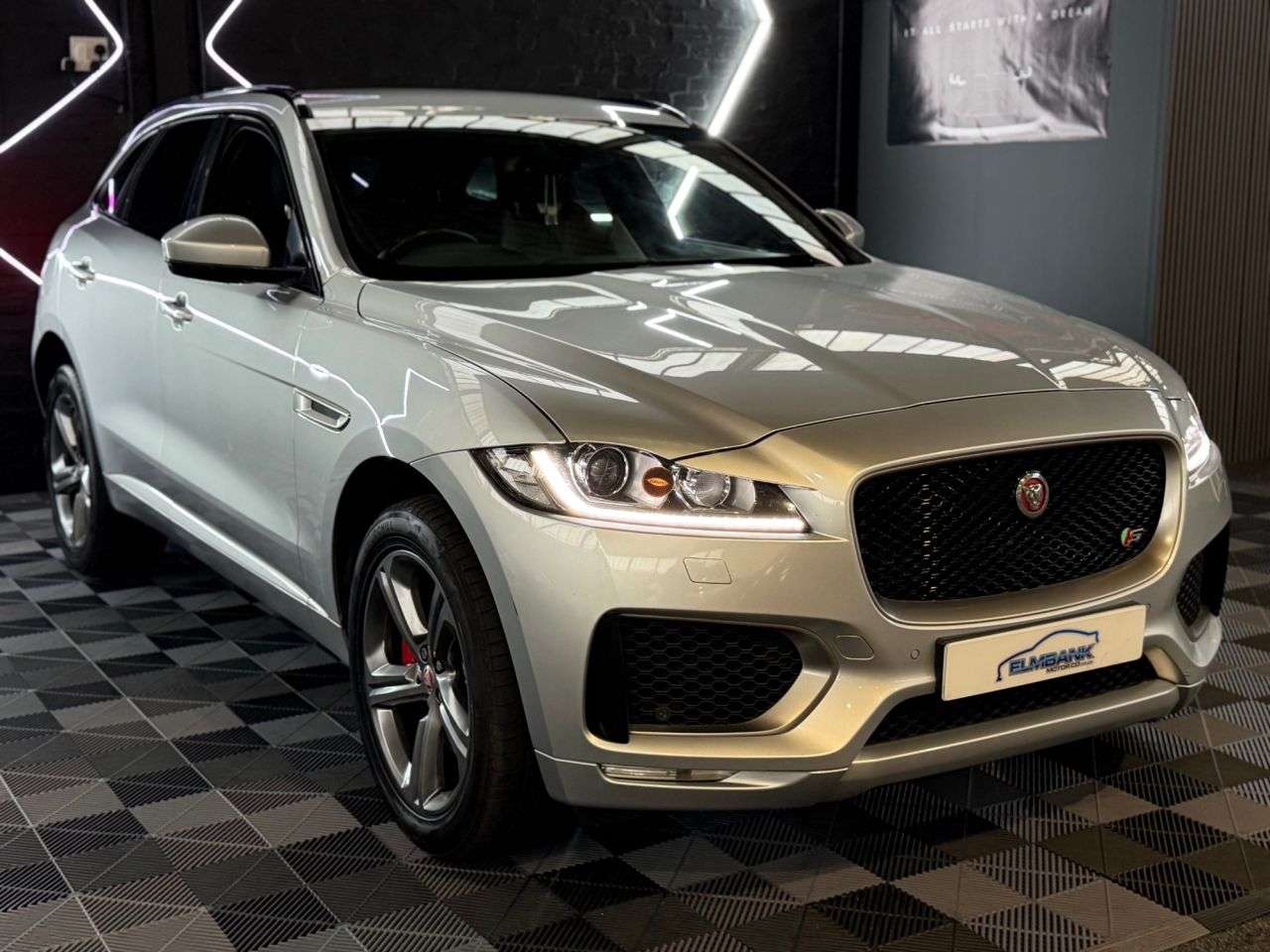 2017 JAGUAR F-PACE 2017 JAGUAR F-PACE