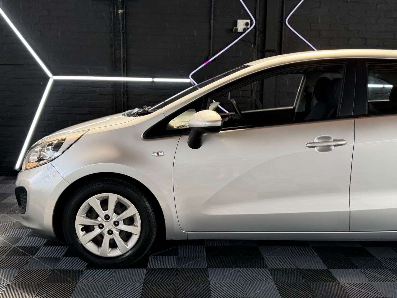 A 2014 KIA RIO 1.25 1 Hatchback 5dr Petrol Manual Euro 5 (84 bhp) LOVELY EXAMPLE - VALUE P A 2014 KIA RIO 1.25 1 Hatchback 5dr Petrol Manual Euro 5 (84 bhp) LOVELY EXAMPLE - VALUE P