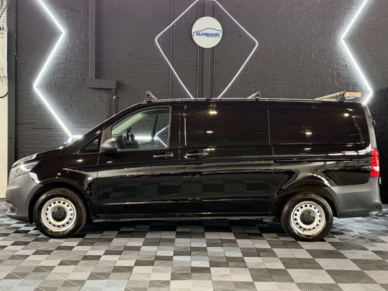 A 2022 MERCEDES-BENZ VITO 2.0 114 CDI Progressive Panel Van 5dr Diesel G-Tronic RWD L2 Euro 6 (s/s) ( A 2022 MERCEDES-BENZ VITO 2.0 114 CDI Progressive Panel Van 5dr Diesel G-Tronic RWD L2 Euro 6 (s/s) (