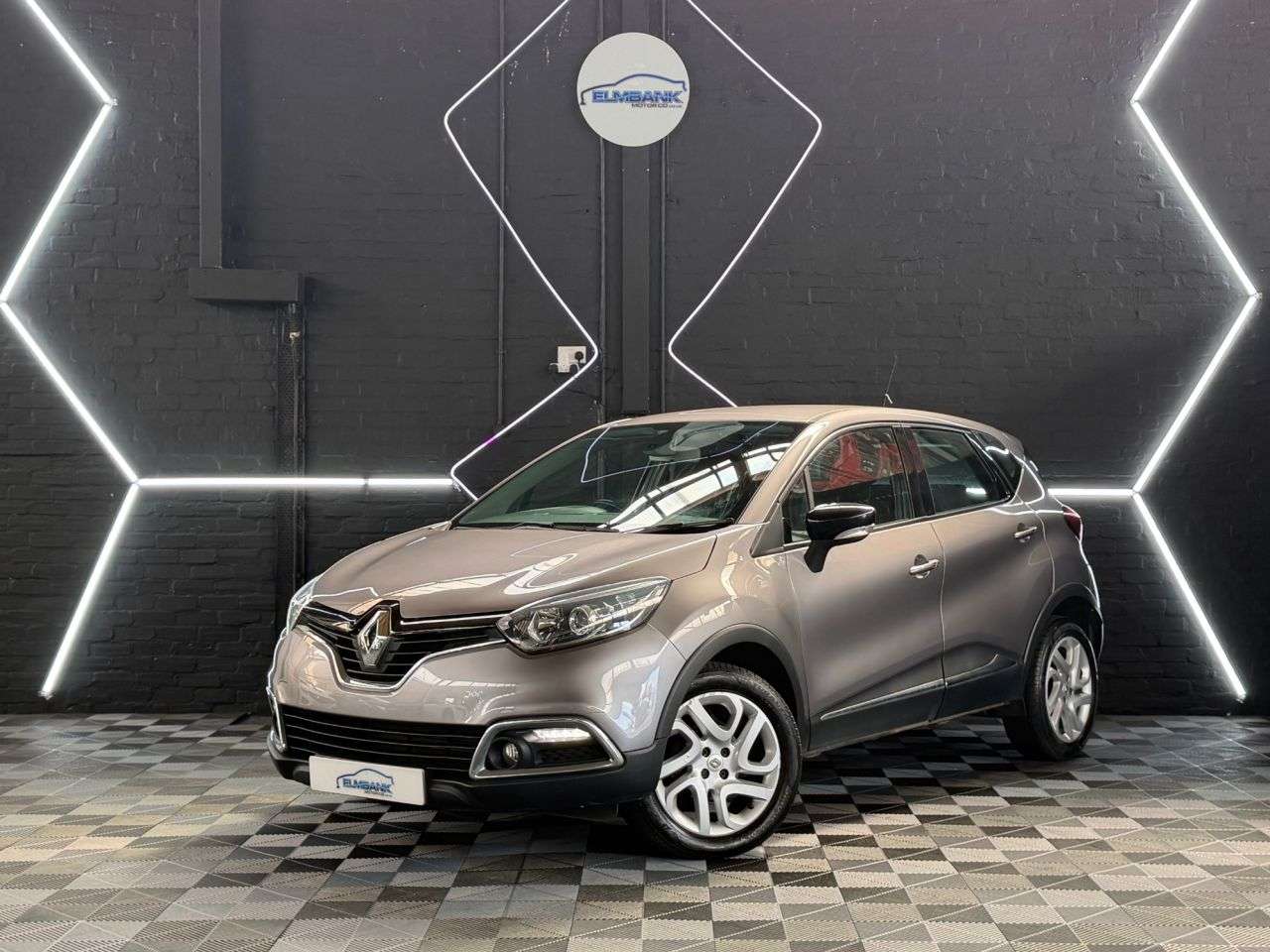 A 2016 RENAULT CAPTUR 0.9 TCe ENERGY Dynamique Nav SUV 5dr Petrol Manual Euro 6 (s/s) (90 ps) CRU A 2016 RENAULT CAPTUR 0.9 TCe ENERGY Dynamique Nav SUV 5dr Petrol Manual Euro 6 (s/s) (90 ps) CRU