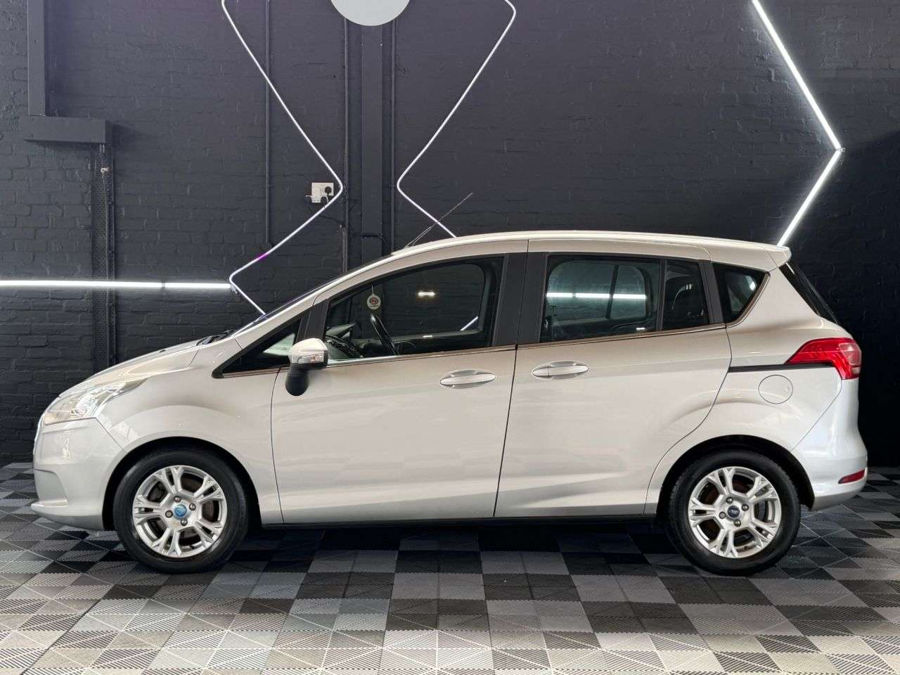 A 2015 FORD B-MAX 1.6 Zetec MPV 5dr Petrol Powershift Euro 5 (105 ps) PRACTICAL FAMILY HATCHB A 2015 FORD B-MAX 1.6 Zetec MPV 5dr Petrol Powershift Euro 5 (105 ps) PRACTICAL FAMILY HATCHB