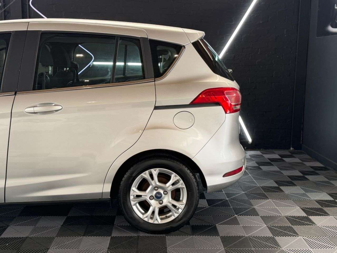 A 2015 FORD B-MAX 1.6 Zetec MPV 5dr Petrol Powershift Euro 5 (105 ps) PRACTICAL FAMILY HATCHB A 2015 FORD B-MAX 1.6 Zetec MPV 5dr Petrol Powershift Euro 5 (105 ps) PRACTICAL FAMILY HATCHB