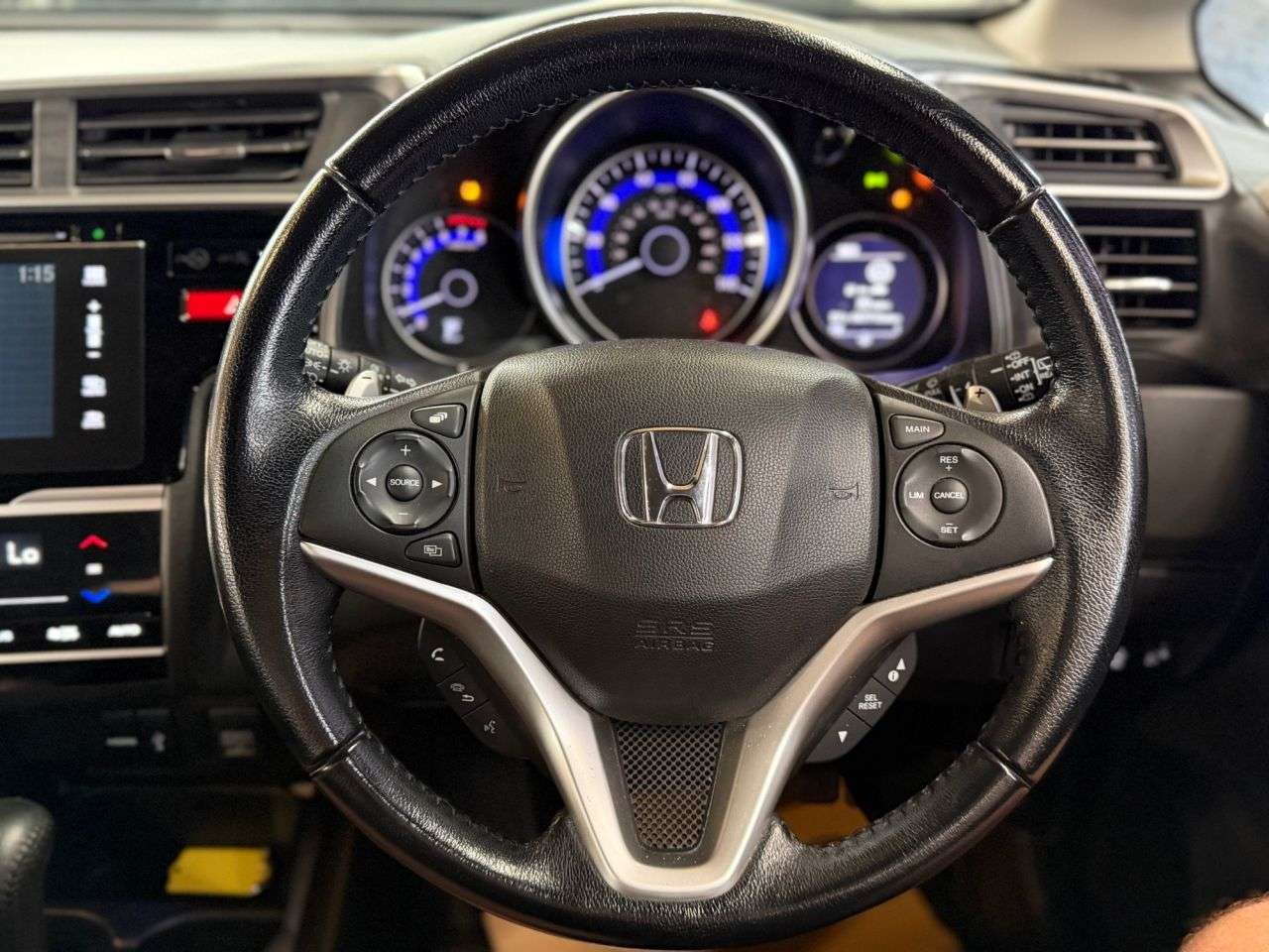 A 2016 HONDA JAZZ 1.3 i-VTEC EX Hatchback 5dr Petrol CVT Euro 6 (s/s) (102 ps) ULEZ COMPLIANT A 2016 HONDA JAZZ 1.3 i-VTEC EX Hatchback 5dr Petrol CVT Euro 6 (s/s) (102 ps) ULEZ COMPLIANT