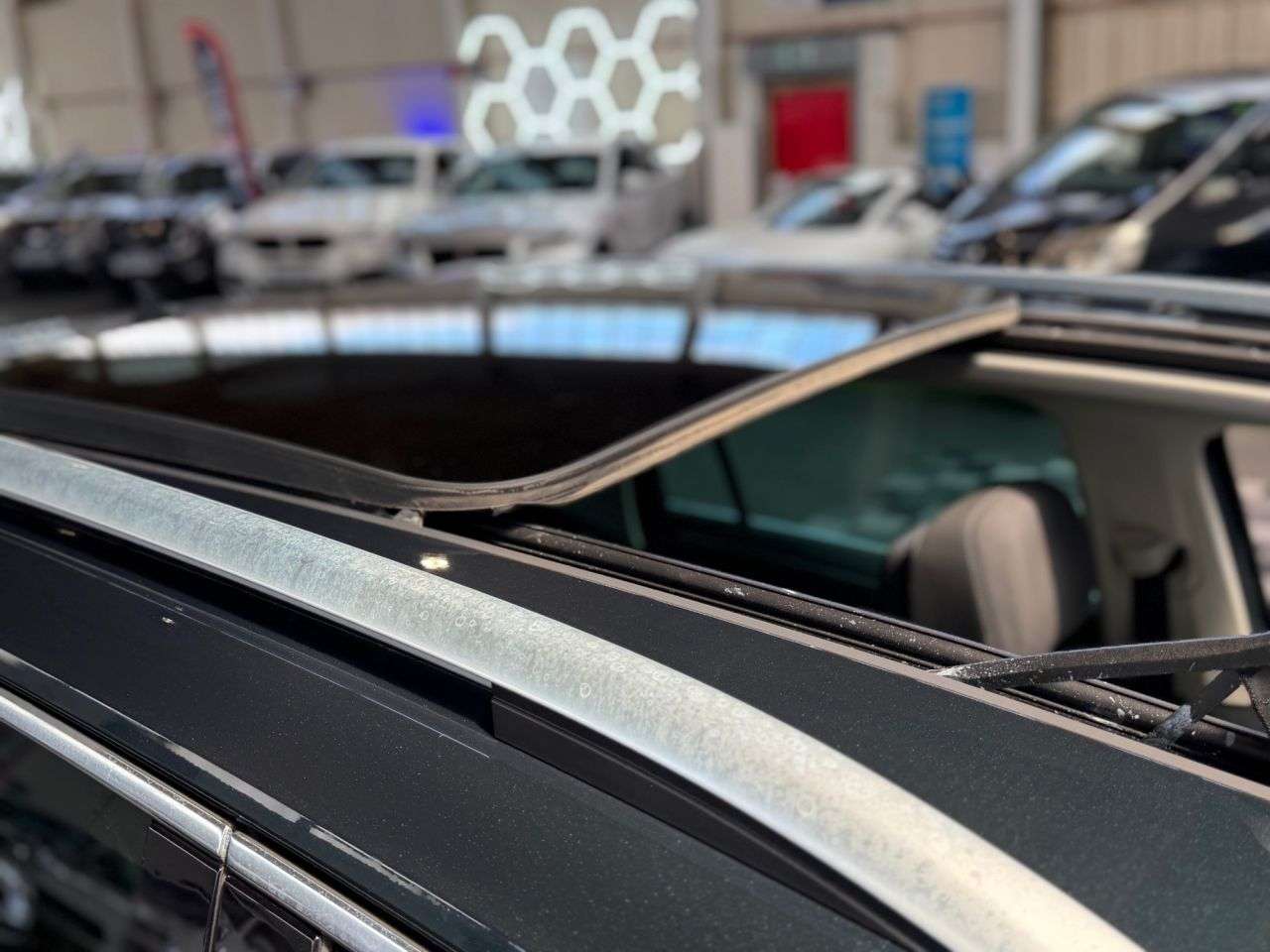 A 2018 VOLKSWAGEN TIGUAN SEL TDI BMT 4MOTION DSG A 2018 VOLKSWAGEN TIGUAN SEL TDI BMT 4MOTION DSG
