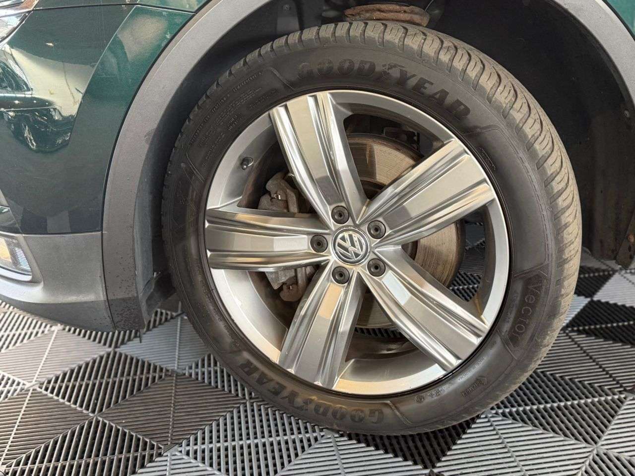 2018 VOLKSWAGEN TIGUAN 2018 VOLKSWAGEN TIGUAN