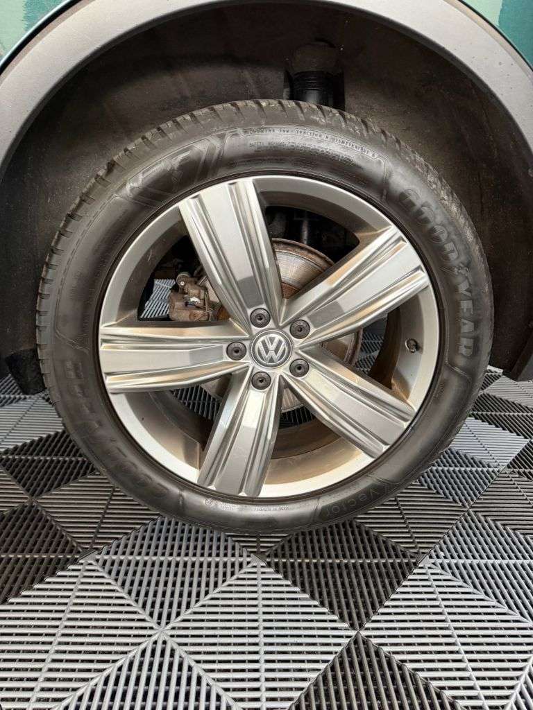 2018 VOLKSWAGEN TIGUAN 2018 VOLKSWAGEN TIGUAN