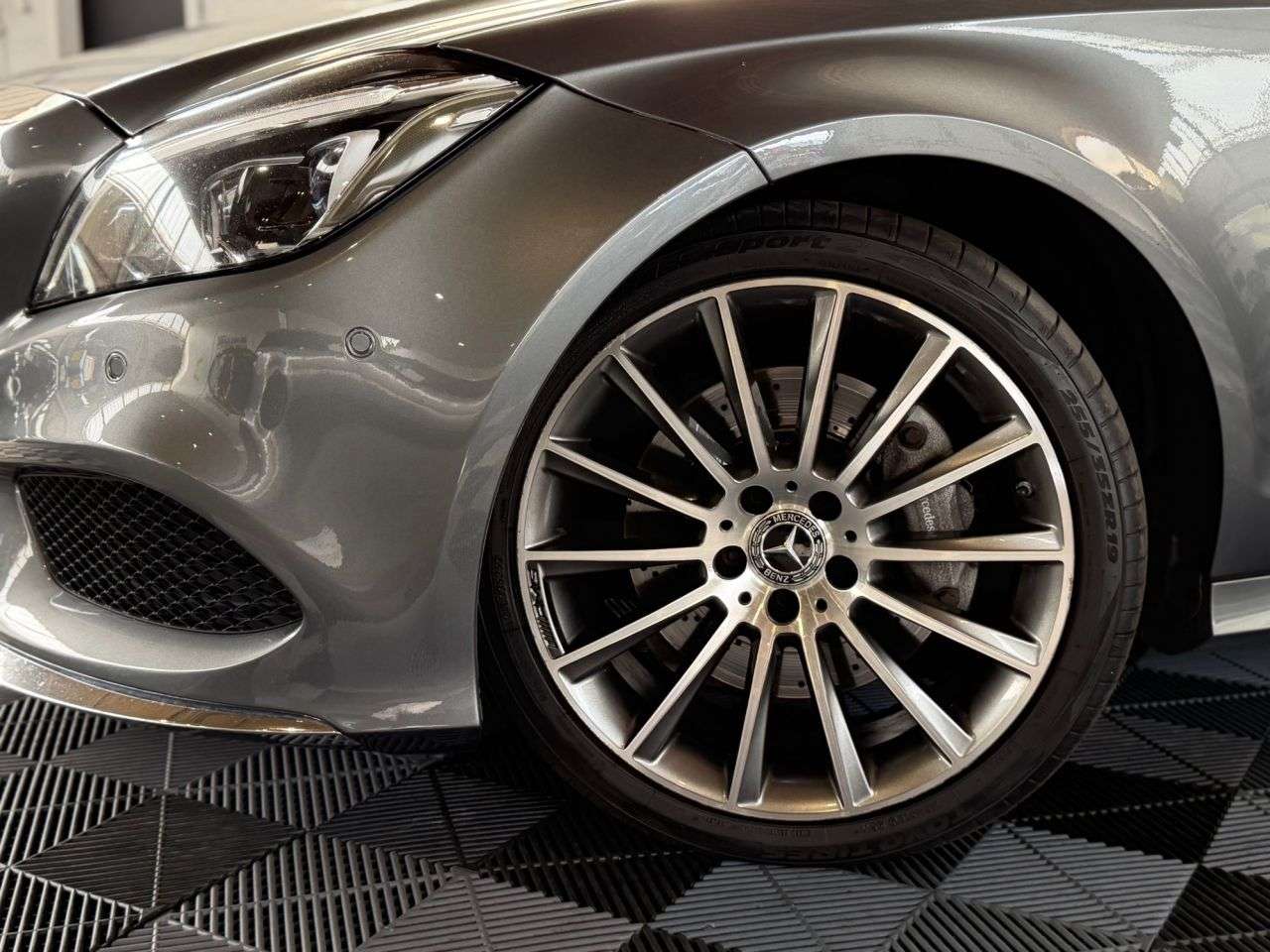 A 2017 MERCEDES-BENZ CLS 3.0 CLS350d V6 AMG Line Shooting Brake 5dr Diesel G-Tronic+ Euro 6 (s/s) (2 A 2017 MERCEDES-BENZ CLS 3.0 CLS350d V6 AMG Line Shooting Brake 5dr Diesel G-Tronic+ Euro 6 (s/s) (2
