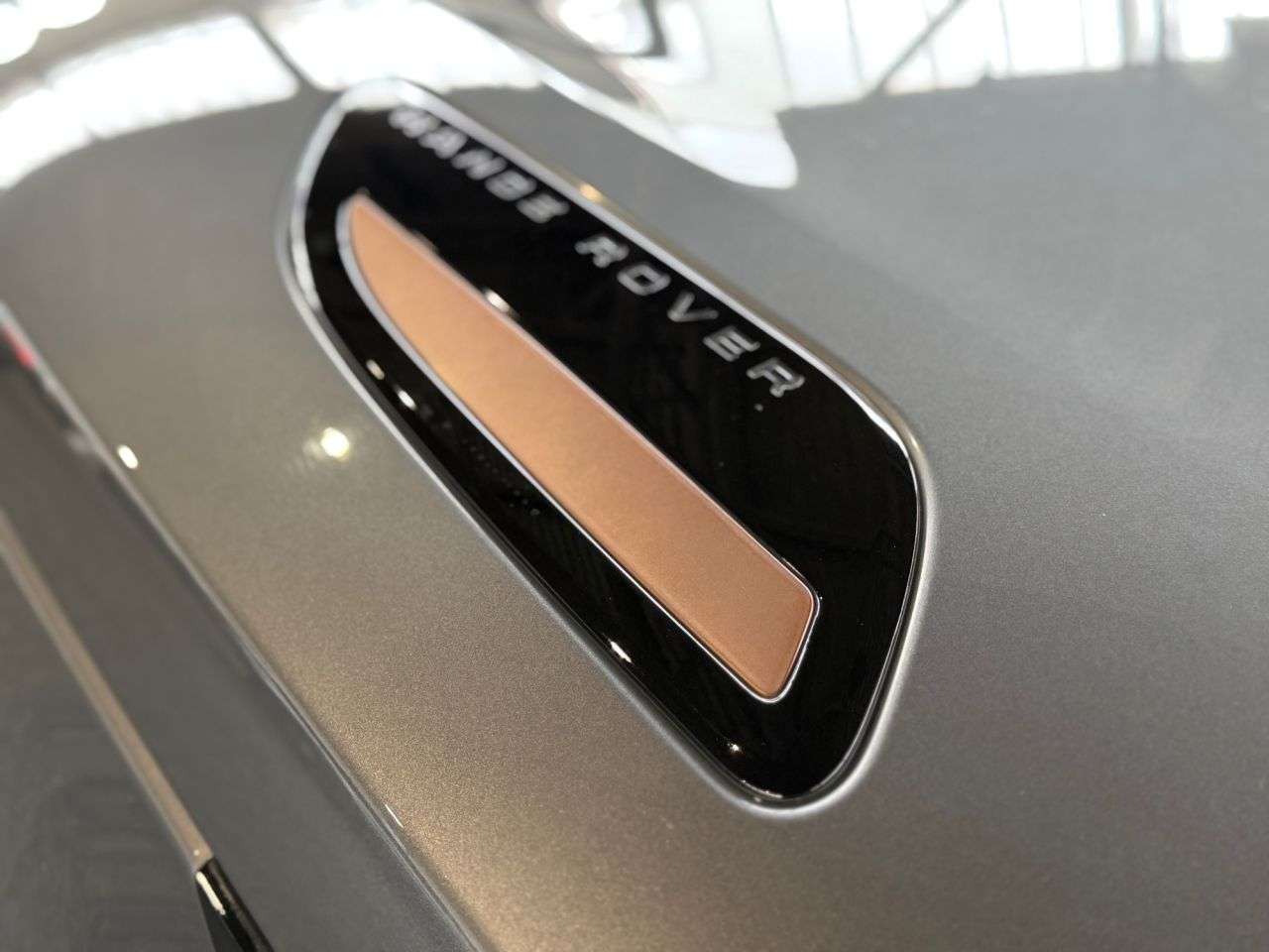 A 2017 LAND ROVER RANGE ROVER VELAR 3.0 SD6 V6 R-Dynamic HSE SUV 5dr Diesel Auto 4WD Euro 6 (s/s) (300 ps) FULL A 2017 LAND ROVER RANGE ROVER VELAR 3.0 SD6 V6 R-Dynamic HSE SUV 5dr Diesel Auto 4WD Euro 6 (s/s) (300 ps) FULL