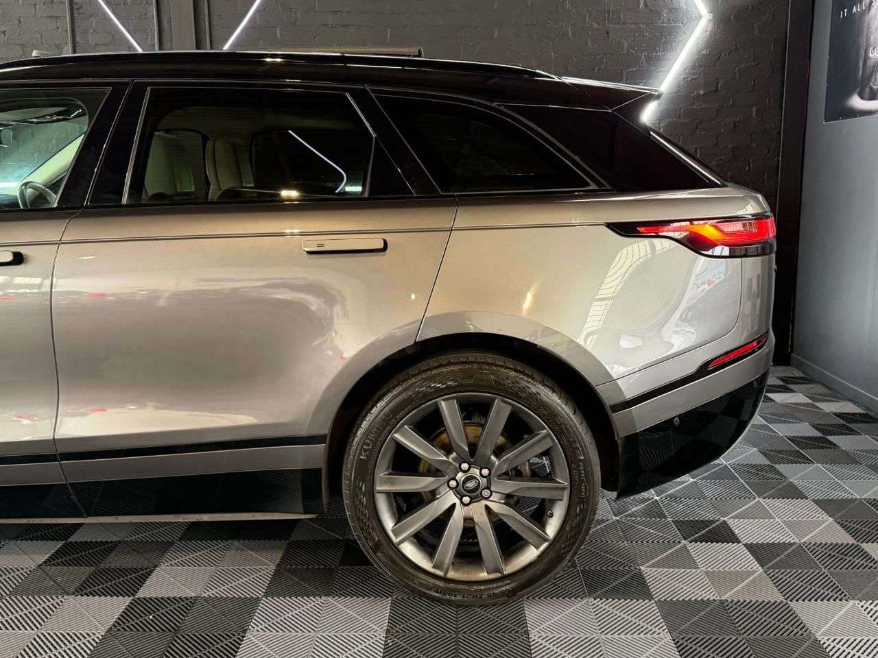 2017 LAND ROVER RANGE ROVER VELAR 2017 LAND ROVER RANGE ROVER VELAR