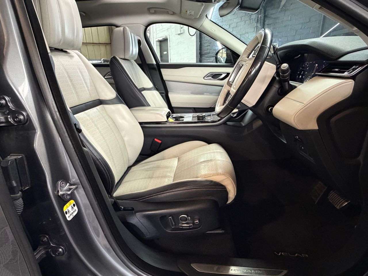 2017 LAND ROVER RANGE ROVER VELAR 2017 LAND ROVER RANGE ROVER VELAR