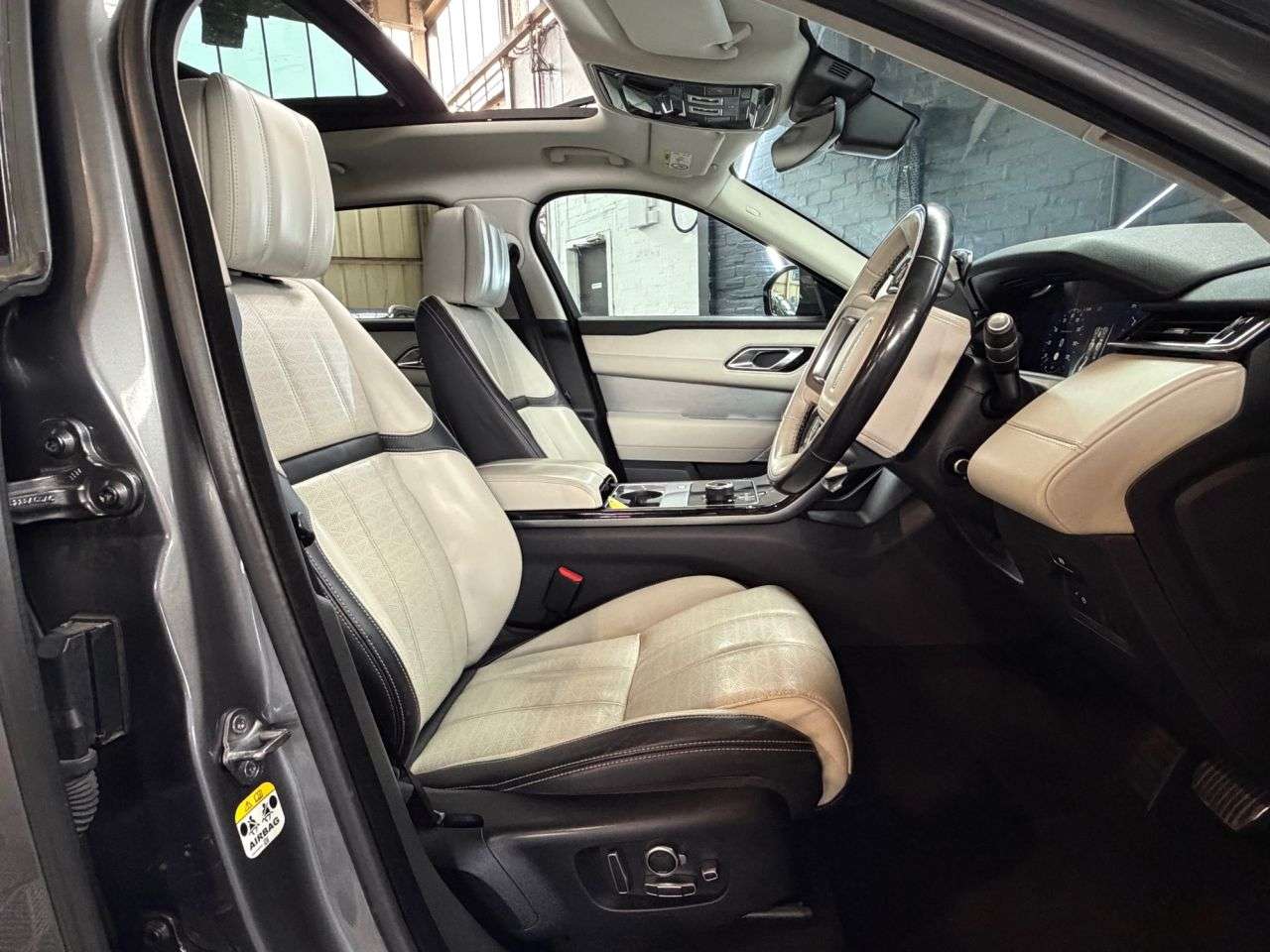 2017 LAND ROVER RANGE ROVER VELAR 2017 LAND ROVER RANGE ROVER VELAR
