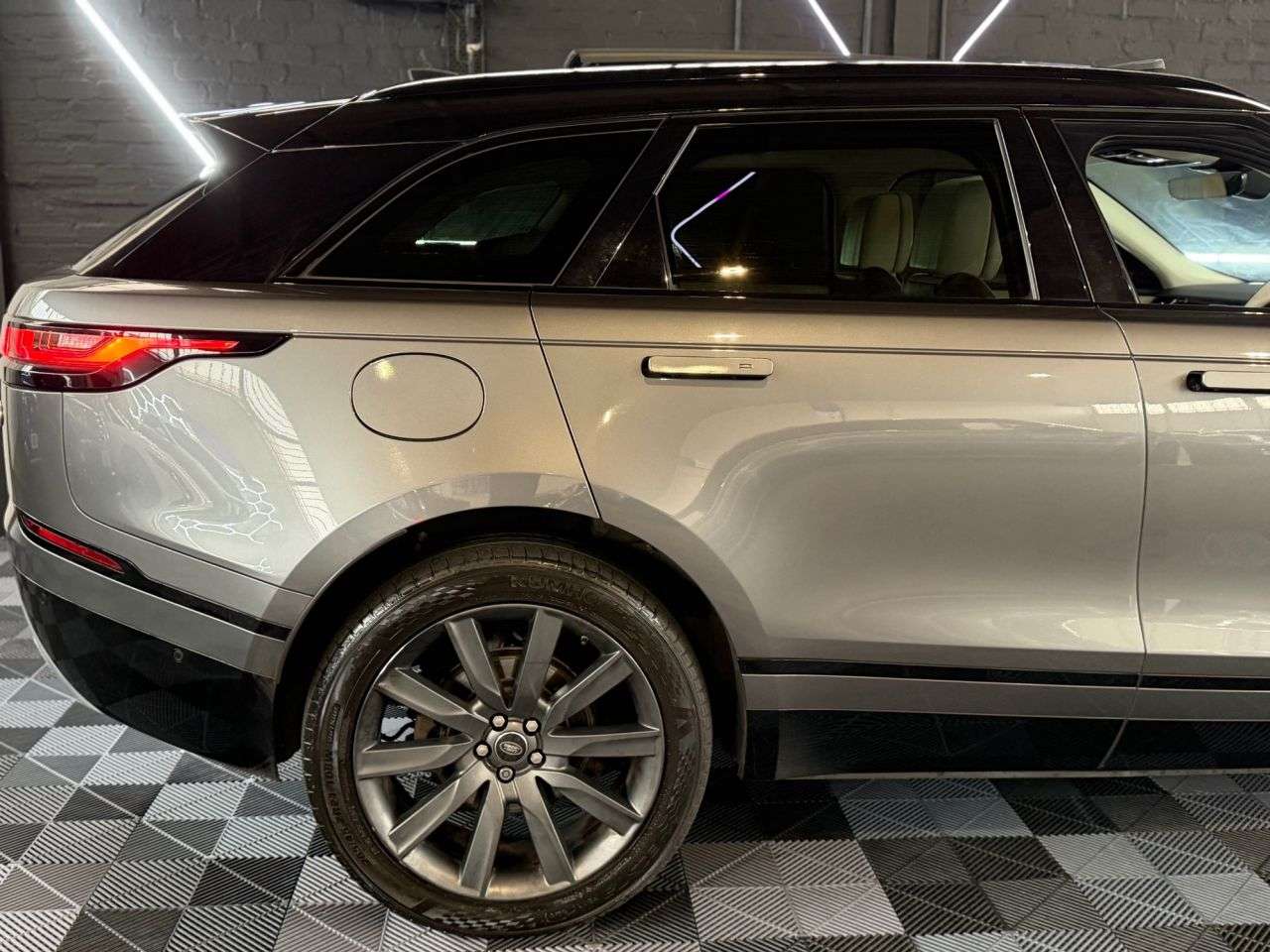2017 LAND ROVER RANGE ROVER VELAR 2017 LAND ROVER RANGE ROVER VELAR