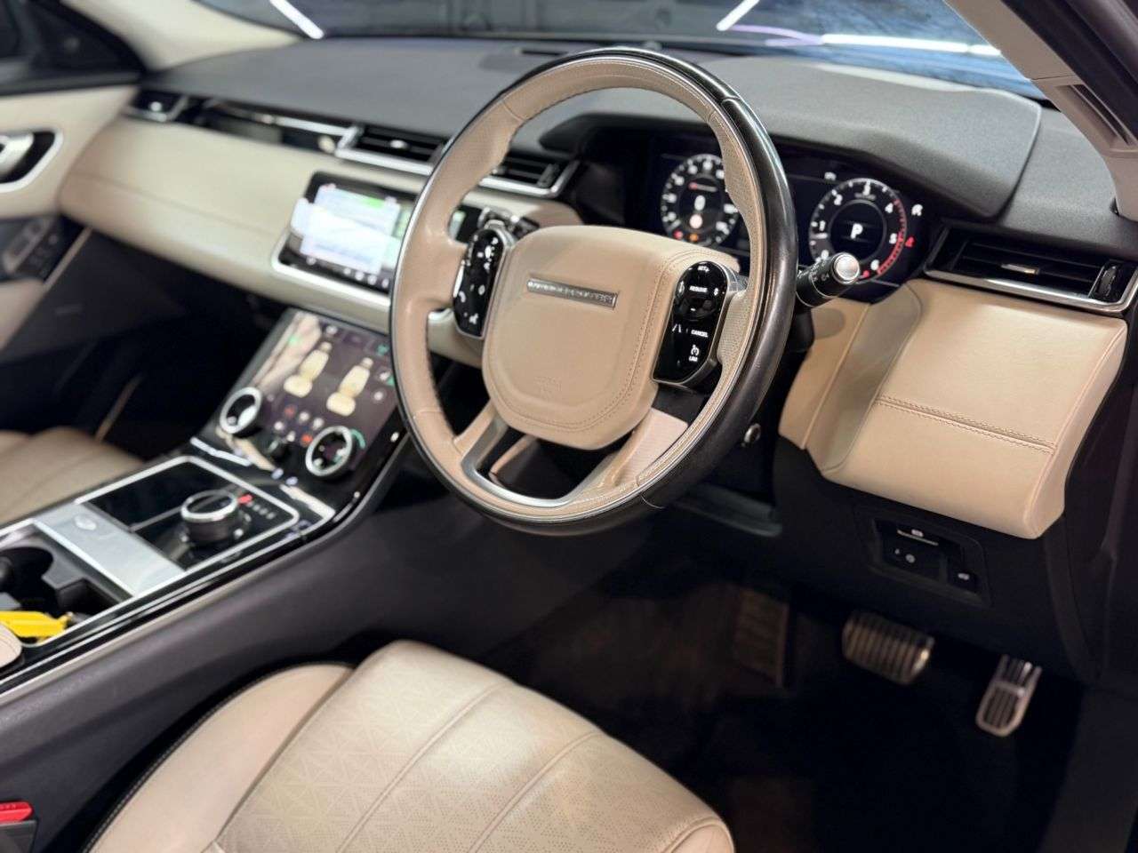 2017 LAND ROVER RANGE ROVER VELAR 2017 LAND ROVER RANGE ROVER VELAR