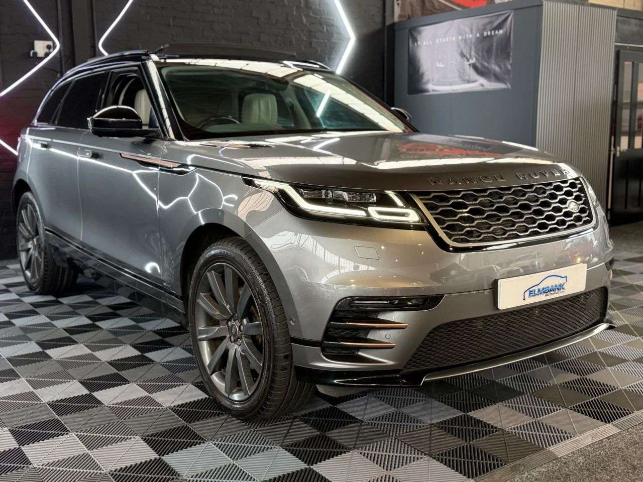 2017 LAND ROVER RANGE ROVER VELAR 2017 LAND ROVER RANGE ROVER VELAR