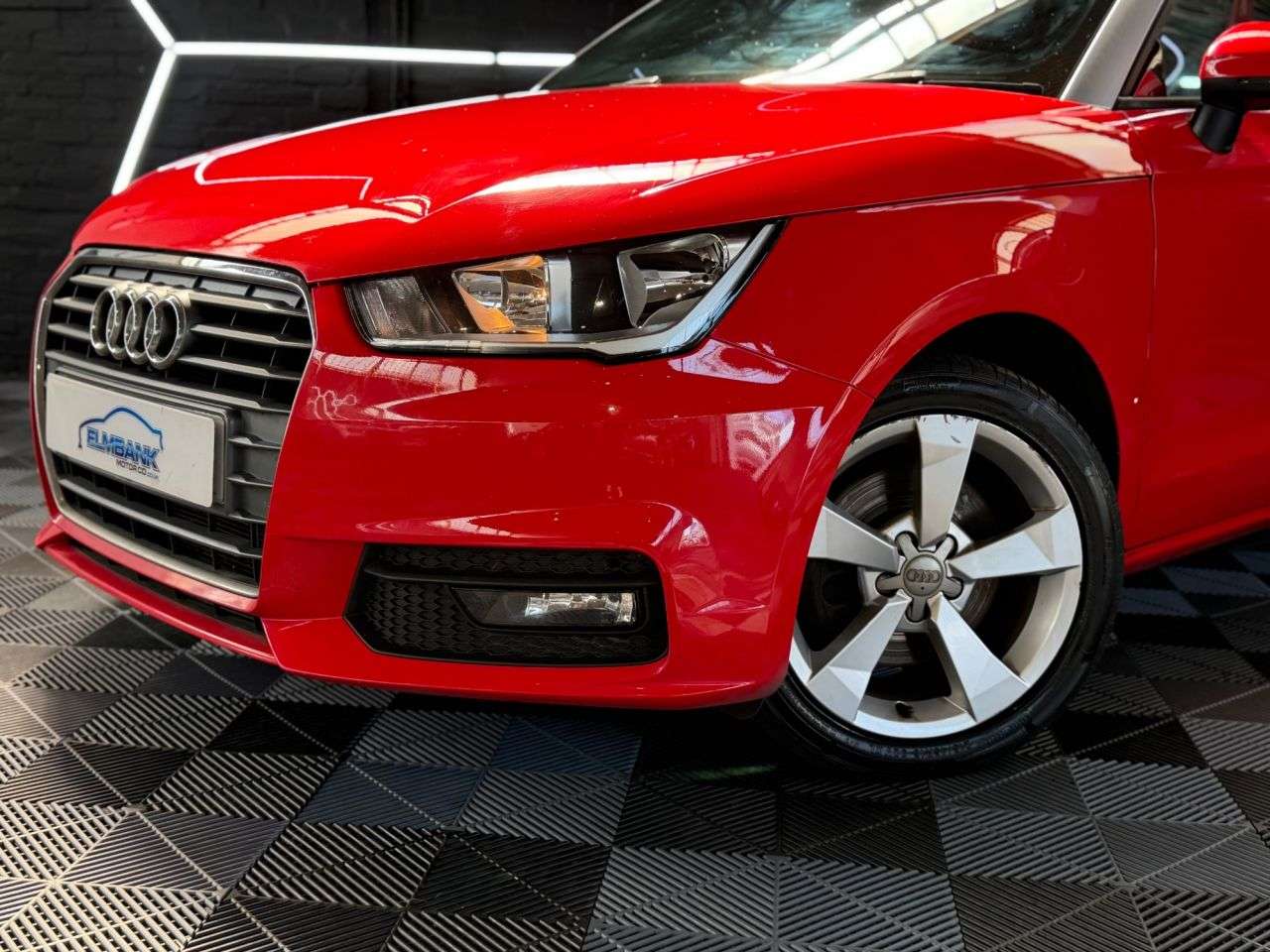 A 2017 AUDI A1 1.4 TFSI Sport Hatchback 3dr Petrol Manual Euro 6 (s/s) (125 ps) PEFECT FIR A 2017 AUDI A1 1.4 TFSI Sport Hatchback 3dr Petrol Manual Euro 6 (s/s) (125 ps) PEFECT FIR
