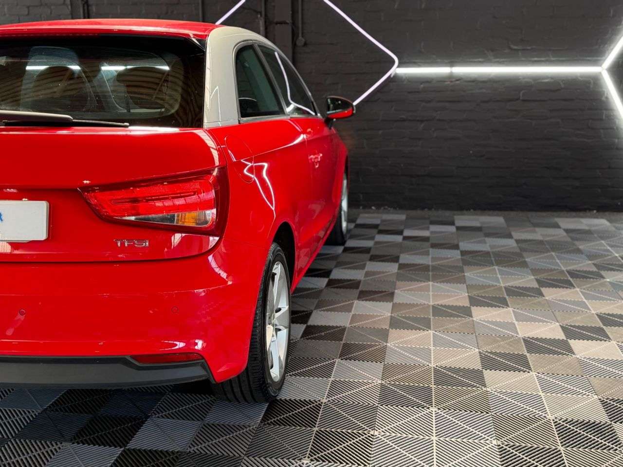 2017 AUDI A1 2017 AUDI A1