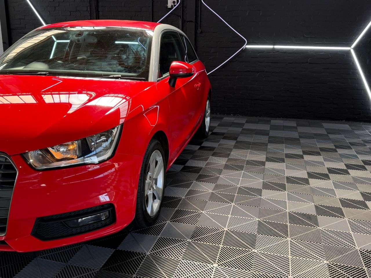 2017 AUDI A1 2017 AUDI A1
