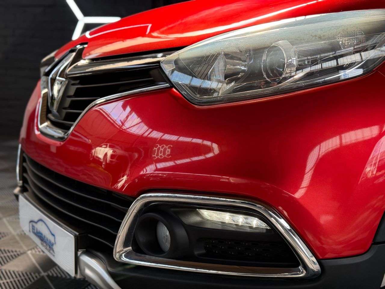 A 2015 RENAULT CAPTUR 1.5 dCi ENERGY Signature Nav SUV 5dr Diesel Manual Euro 6 (s/s) (90 ps) GRE A 2015 RENAULT CAPTUR 1.5 dCi ENERGY Signature Nav SUV 5dr Diesel Manual Euro 6 (s/s) (90 ps) GRE