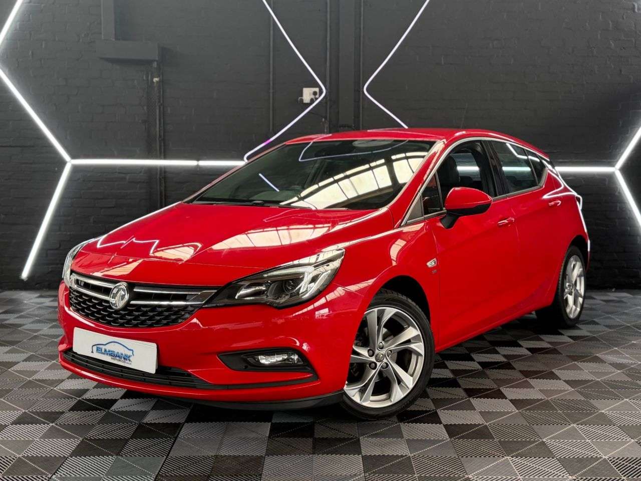 A 2018 VAUXHALL ASTRA 1.4i SRi Hatchback 5dr Petrol Manual Euro 6 (100 ps) 2 KEYS - 2 OWNERS - LO A 2018 VAUXHALL ASTRA 1.4i SRi Hatchback 5dr Petrol Manual Euro 6 (100 ps) 2 KEYS - 2 OWNERS - LO