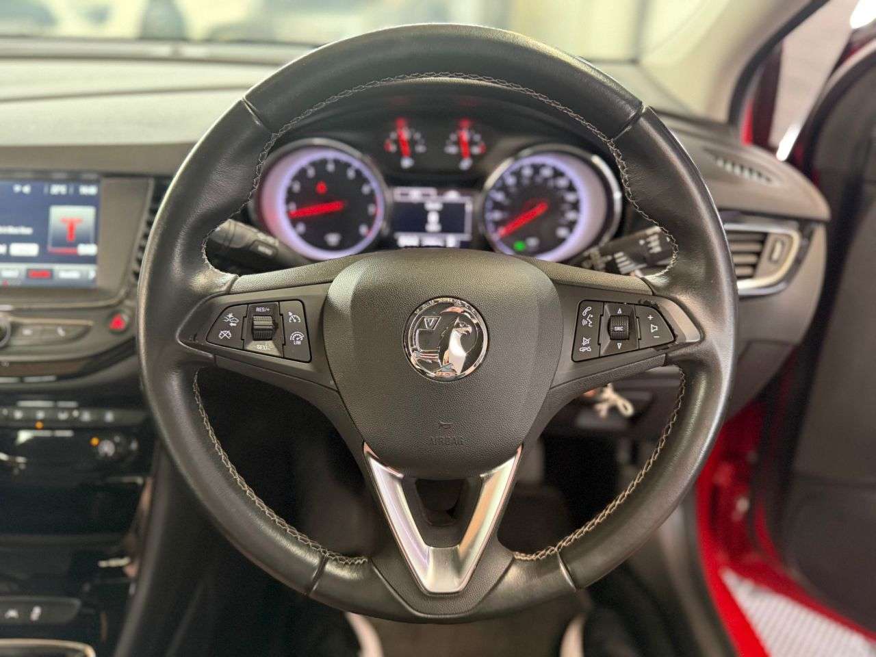 A 2018 VAUXHALL ASTRA 1.4i SRi Hatchback 5dr Petrol Manual Euro 6 (100 ps) 2 KEYS - 2 OWNERS - LO A 2018 VAUXHALL ASTRA 1.4i SRi Hatchback 5dr Petrol Manual Euro 6 (100 ps) 2 KEYS - 2 OWNERS - LO